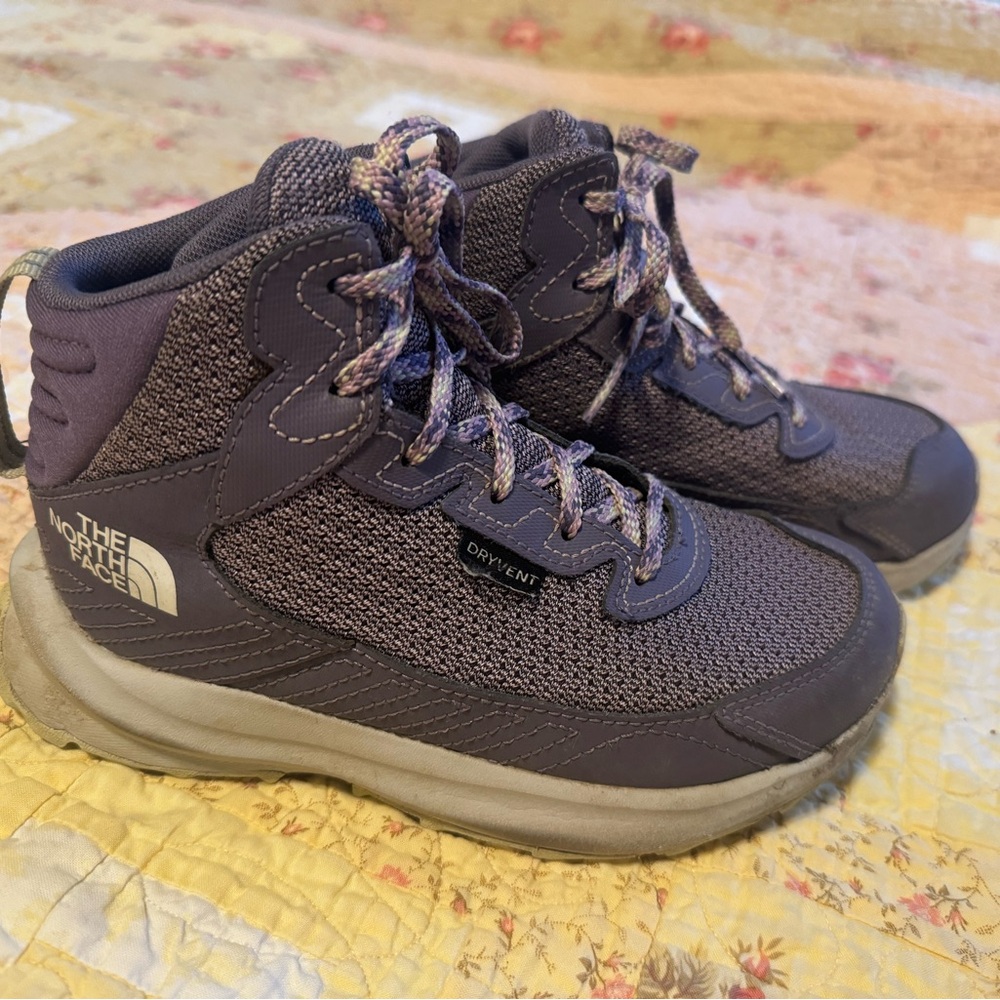 The North Face Kids® Fastpack Hiker Mid Waterproof sneakers